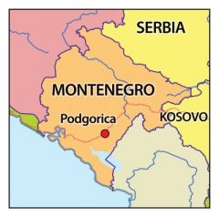 Kolorowa mapa z napisami MONTENEGRO (stolica Podgorica) SERBIA i KOSOVO.